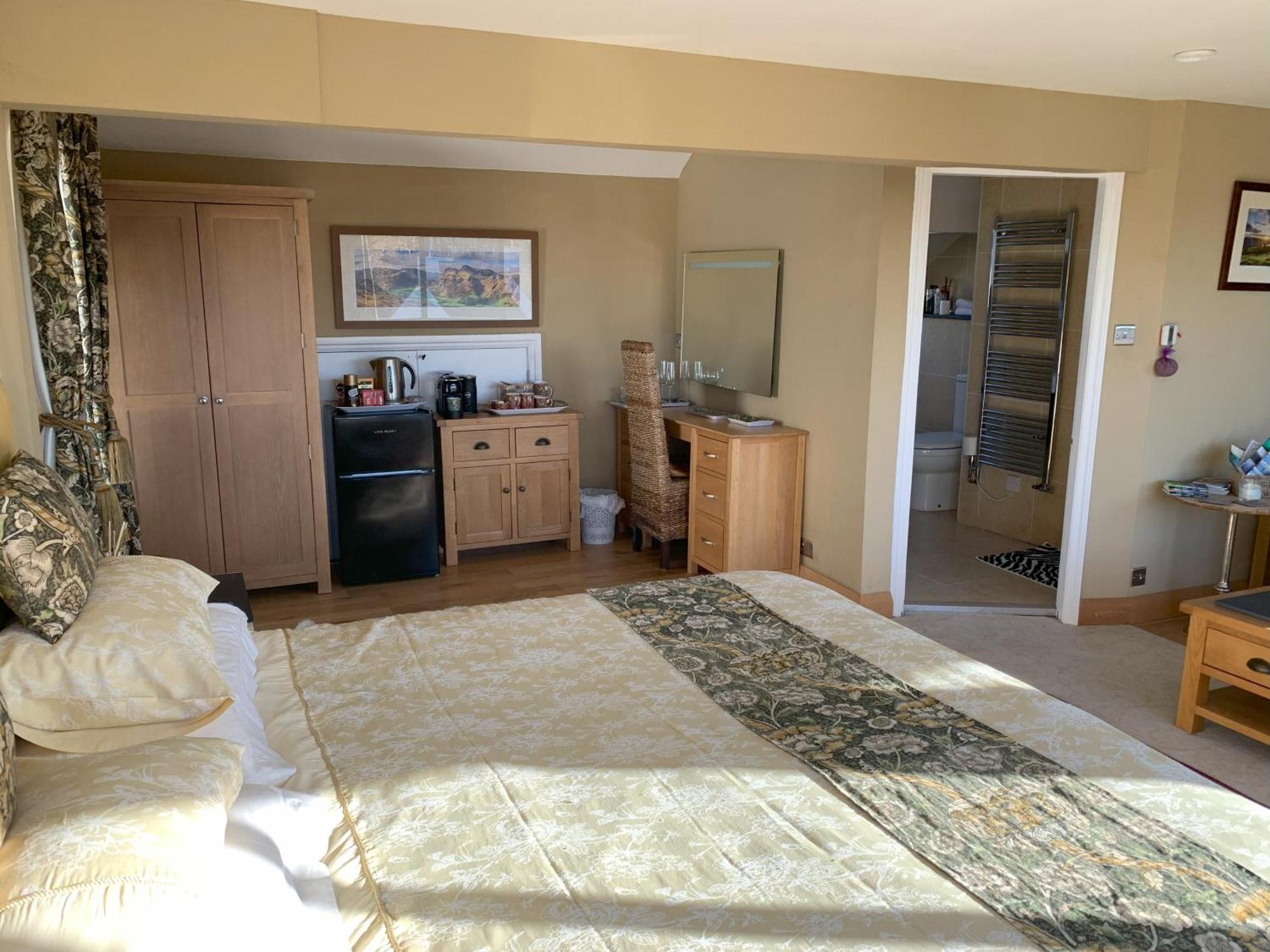 The Penthouse Bowness Luxury Loft Jacuzzi Bath & Complimentary Lakeview Spa Membership Exterior photo